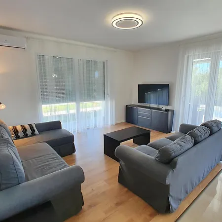No 121 Bacasba With Heated And Covered Pool Balatongyörök