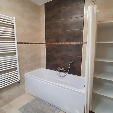 No 121 Bacasba With Heated And Covered Pool * Balatongyörök